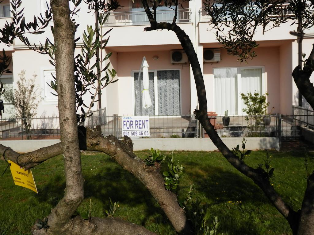 Apartments Nautica Новиград Стая снимка