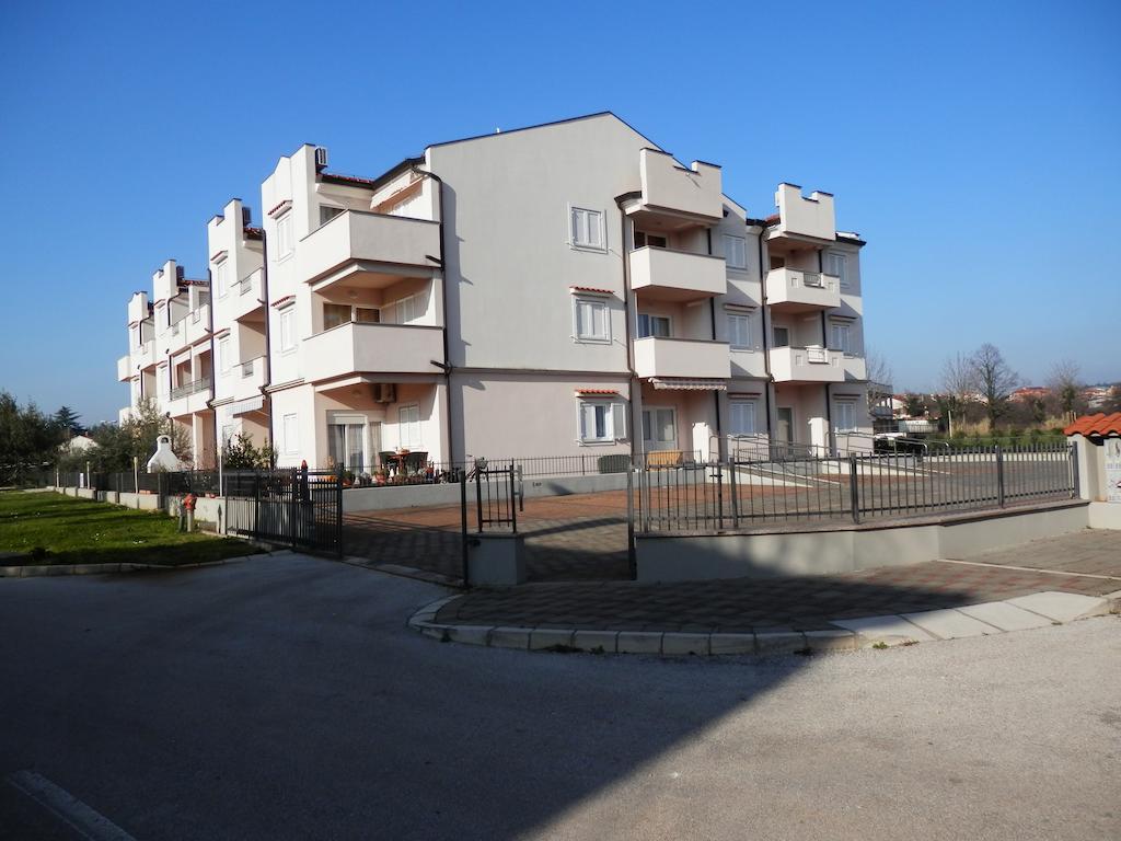 Apartments Nautica Новиград Екстериор снимка
