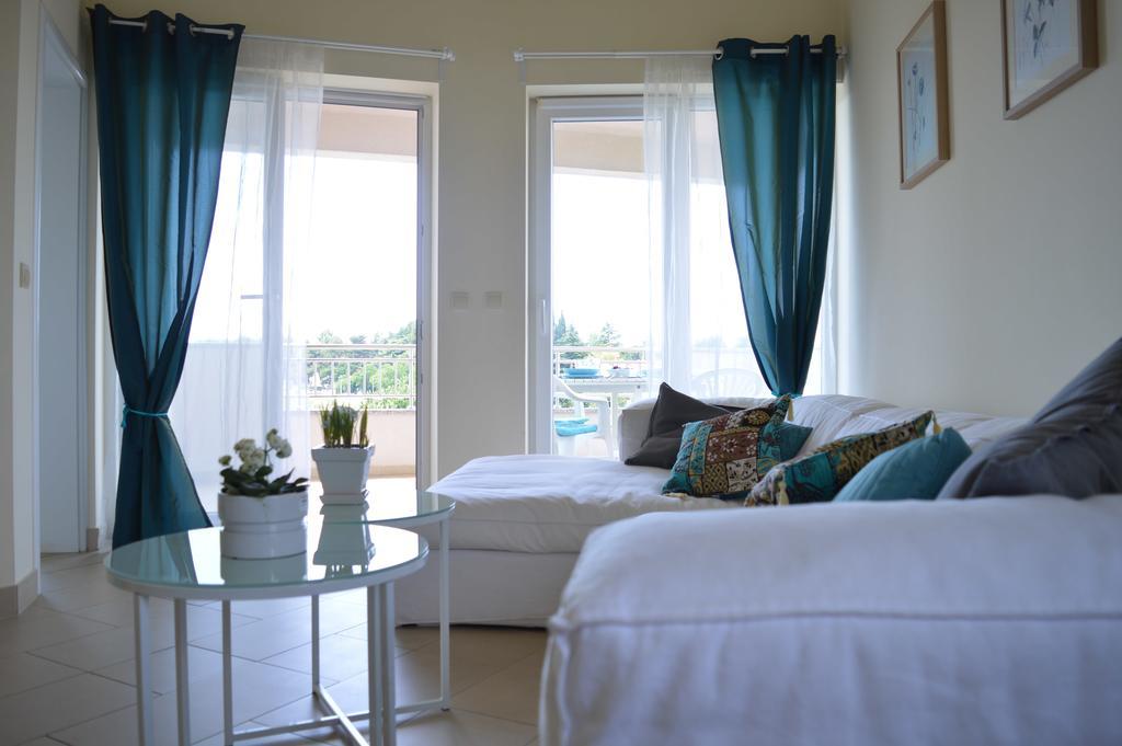 Apartments Nautica Новиград Стая снимка