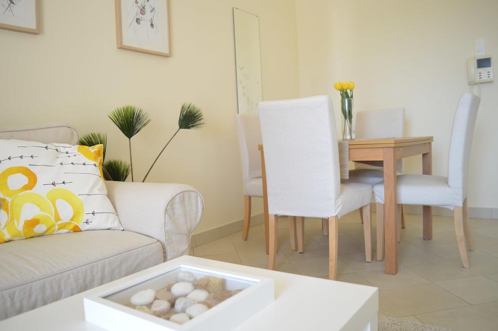 Apartments Nautica Новиград Стая снимка